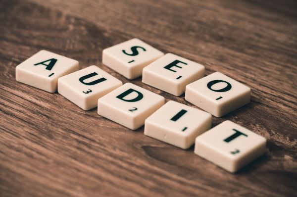 Analyse complète du salaire d'un consultant SEO senior : Facteurs d'influence, chiffres clés et avantages