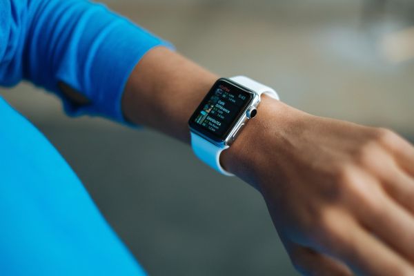 Bracelet connecté couple : quelles sont les innovations récentes ?